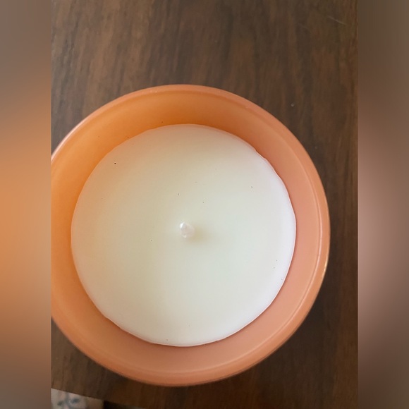 NWOT World Market tobacco & sandalwood scented candle 🕯️ - Picture 2 of 4